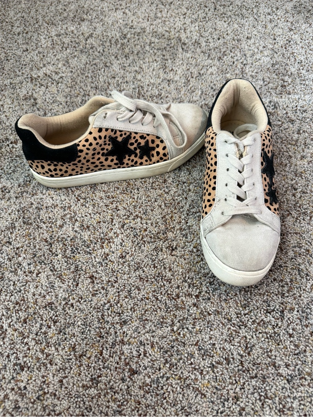 Women’s Soda Cheetah Sneakers - Size 8.5